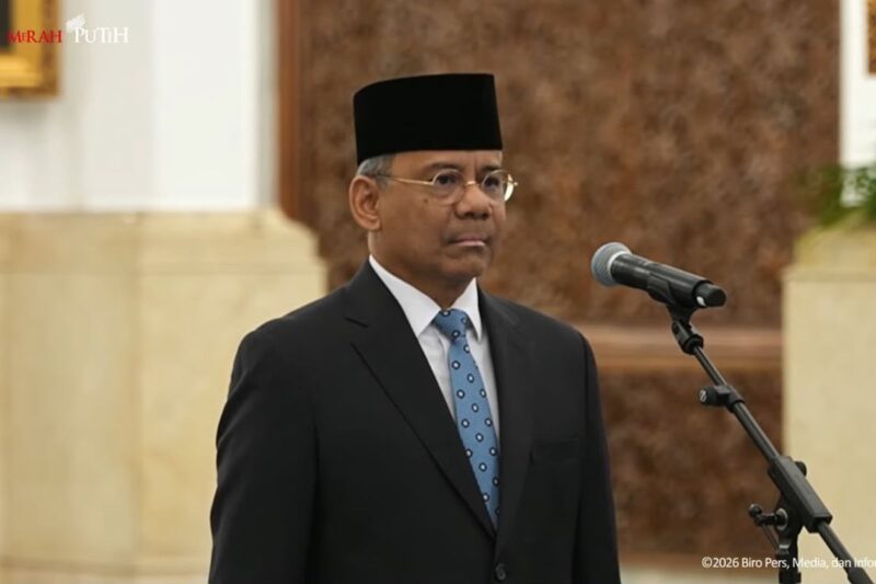 Presiden Republik Indonesia Prabowo Subianto resmi melantik Suahasil Nazara Menteri Keuangan baru di Istana Negara, Jakarta, Senin (14/9/2026).(poto: kompas.com).