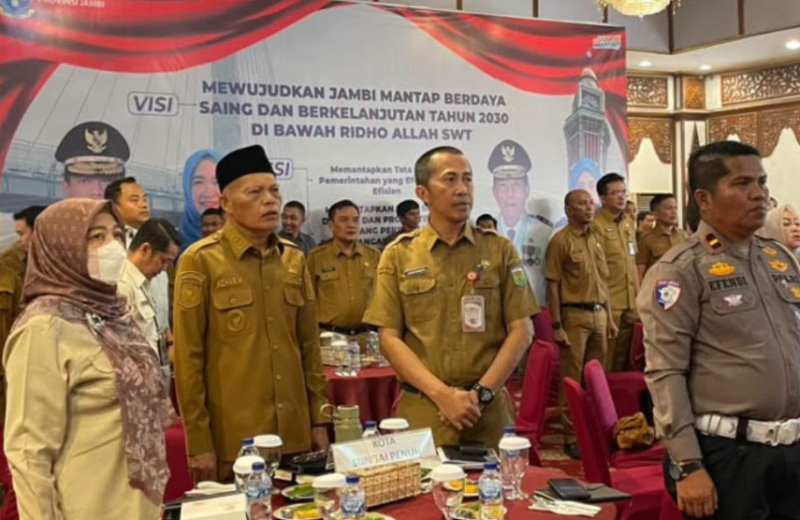 Wakil Wali Kota Sungai Penuh, Azhar Hamzah, menghadiri acara Sosialisasi dan Sinergitas Program Pemberian Keringanan Pokok dan Sanksi Administratif pemutihan pajak kendaraan Jambi Tahun 2026.(poto: istimewa).