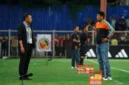 Nil Maizar dan Widodo C Putro akan saling beradu taktik dalam lanjutan Pegadaian Championship 2026 pekan kedua.(poto: padangkita.com).