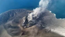 Penampakan erupsi Gunung Anak Krakatau.(poto: padangkita.com).