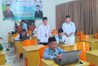 Kepala Kantor Kemenag Kota Sungai Penuh H. Hardiman meninjau langsung pelaksanaan Olimpiade Madrasah Indonesia (OMI) tingkat daerah pada Selasa dan Rabu, 8–9 September 2026.(poto: istimewa).