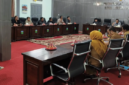 Komisi II DPRD Kota Sungai Penuh Rapat Dengar Pendapat bersama dinas terkait dan asosiasi pelaku usaha kuliner pada Senin (07/09).(poto: istimewa).