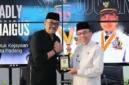 Ketua Komisi X DPR RI Agung Widyantoro disambut Wakil Wali Kota Padang Maigus Nasir di Gedung Putih Kediaman Resmi Wali Kota Padang, Jumat (4/9/2026).(poto: padangkita.com).