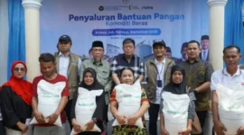 Wakil Wali Kota Padang, Maigus Nasir, mendampingi secara langsung penyerahan bantuan tersebut di Kantor Lurah Koto Baru Nan XX, Kecamatan Lubuk Begalung, Minggu (13/9/2026).(poto: padangkita.com).