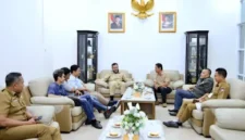 Wali Kota Padang Fadly Amran menerima kunjungan silaturahmi pengurus Persatuan Wartawan Indonesia Sumatera Barat di Kediaman Resmi Wali Kota Padang pada Senin.(poto: fajarsumbar.com).