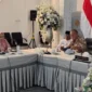Kepala Dinas Pariwisata Kota Padang tengah memaparkan kondisi Kawasan Kota Tua kepada Wali Kota Padang.(poto: padangkita.com).