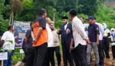 Wali Kota Padang, Fadly Amran menghadiri Penanaman Perdana Festival Tanam Hulu yang dipusatkan di kawasan Guo, Kelurahan Kuranji.(poto: padangkita.com).
