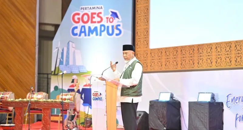 Gubernur Sumbar Mahyeldi Ansharullah saat menghadiri Pertamina Goes to Campus (PGTC) 2026 Regional Sumbar di Auditorium Universitas Andalas (Unand), Jumat (4/9/2026).(poto: padangkita.com).