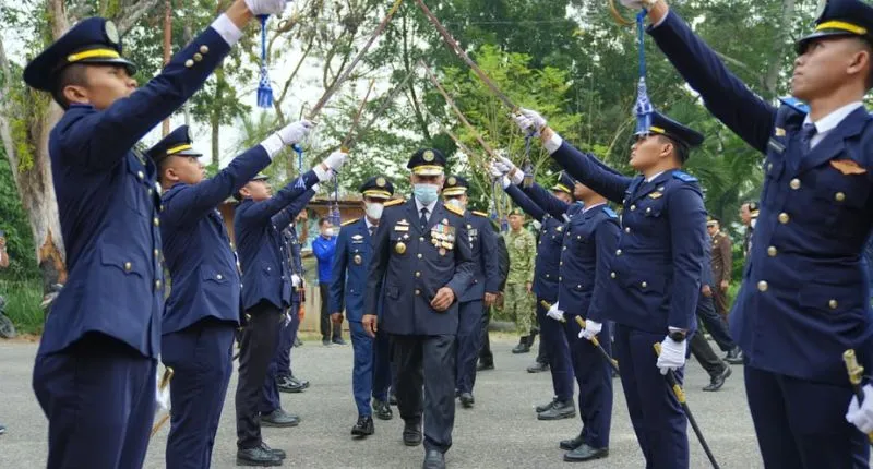 Gubernur Sumbar Mahyeldi Ansharullah menjadi Inspektur Upacara Hari Perhubungan Nasional (Harhubnas) Tahun 2026 di GOR Tuanku Tabiang, Batu Tupang, Koto Baru, Kabupaten Solok, Kamis (17/9/2026).(poto: padangkita.com).