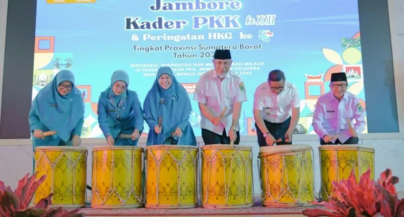 Gubernur Sumatera Barat Mahyeldi Ansharullah membuka Jambore Kader PKK Sumbar ke-22 di Istana Bung Hatta, Kota Bukittinggi, Rabu (2/9/2026).(poto: padangkita.com).