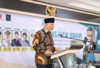 Gubernur Sumbar Mahyeldi Ansharullah saat menjadi keynote speaker pada Kuliah Umum di Institute SEBI, Depok, Jawa Barat, Senin (31/8/2026).(poto: padangkita.com).