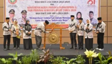 Pengukuhan Ibunda Guru PGRI Provinsi Sumatera Barat masa bakti XXIII 2024-2029 dan Konferensi Kerja Provinsi (Konkerprov) I PGRI Sumbar 2026 di Hotel Truntum Padang, Jumat (4/9/2026) malam.(poto: padangkita.com).
