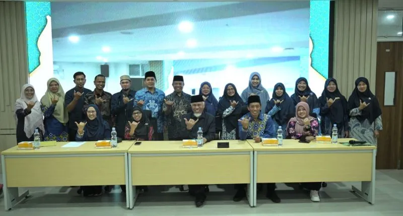 Gubernur Sumatera Barat Mahyeldi Ansharullah mengajak pengurus Ikatan Pengajar Bahasa Arab (IMLA) memperluas pengajaran bahasa arab sumbar secara berkelanjutan.(poto: padangkita.com).