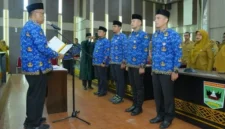 Sekretaris Daerah Provinsi Sumatera Barat Arry Yuswandi memimpin pelantikan pejabat pemprov sumbar untuk empat posisi administrator eselon III di Padang, Selasa (1/9/2026).(poto: padangkita.com).