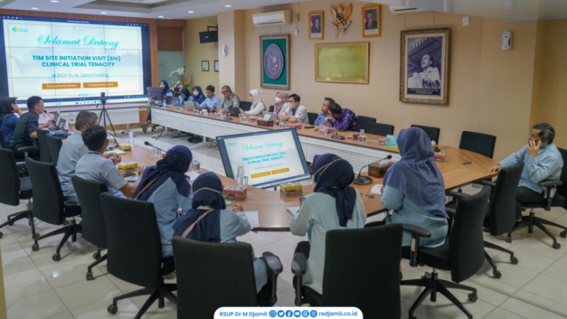 Rumah Sakit Umum Pusat (RSUP) Dr. M. Djamil Padang memperkuat Clinical Trial Tenacity Padang melalui penyelenggaraan Site Initiation Visit (SIV) pada Senin (14/9/2026).(poto: padangkita.com).