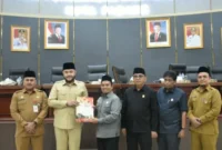 Dewan Perwakilan Rakyat Daerah Kota Padang menyetujui penetapan Ranperda Pajak Daerah Padang menjadi peraturan daerah dalam rapat paripurna pada,(31/8/2026).(poto: padangkita.com).