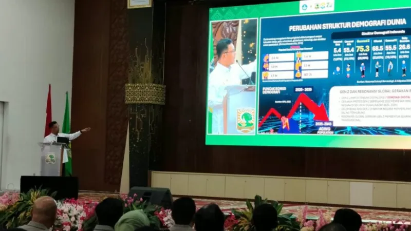 Gubernur Lemhannas, TB Ace Hasan Syadzily saat memberikan kuliah umum di Universitas Andalas.(poto: padangkita.com).