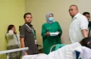 Bantuan pengobatan Andre Rosiade mengalir untuk Diva Salsabilla (9), seorang anak asal Bukit Gado-Gado, Kecamatan Padang Selatan, Kota Padang.(poto: padangkita.com).