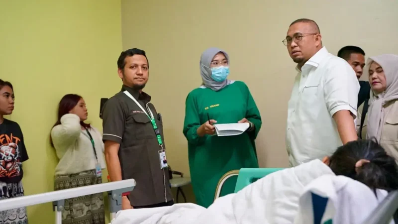 Bantuan pengobatan Andre Rosiade mengalir untuk Diva Salsabilla (9), seorang anak asal Bukit Gado-Gado, Kecamatan Padang Selatan, Kota Padang.(poto: padangkita.com).