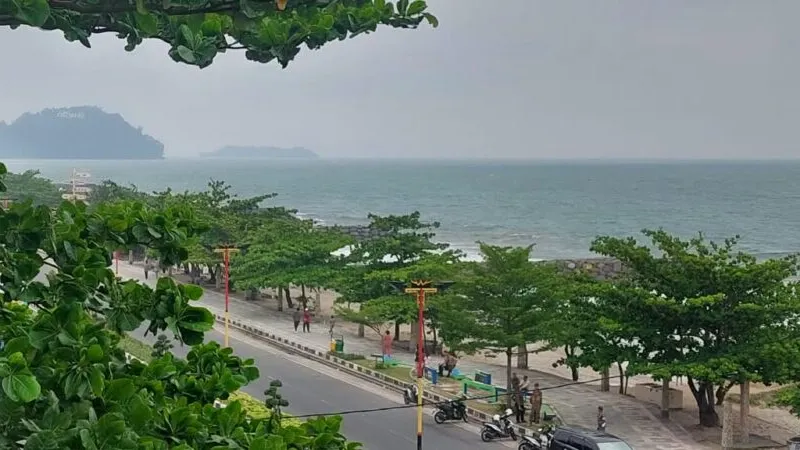 Kualitas udara di Padang kian memburuk hingga menyentuh level sangat berbahaya.(poto: padangkita.com).