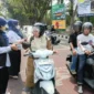 BPBD Kota Padang bergandengan tangan dengan Bank Nagari membagikan 5.000 masker gratis kepada para pengguna jalan pada Selasa (15/9/2026).(poto: padangkita.com).