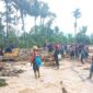 Tim SAR gabungan melakukan pencarian terhadap korban banjir bandang di Kampung Parit, Jorong Tonang Raya, Nagari Simpang Tonang, Kecamatan Duo Koto, Kabupaten Pasaman.(poto: radarsumbar.com).