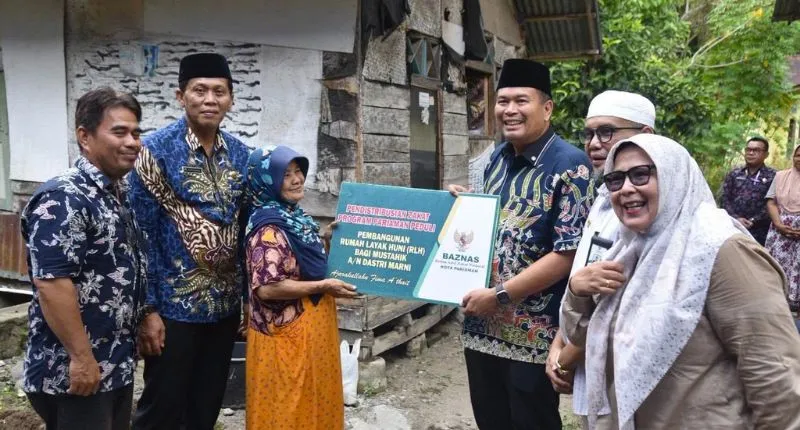 Wali Kota Pariaman Yota Balad secara resmi memimpin kegiatan pembangunan rumah layak huni di Dusun II Kampung Koto, Desa Balai Kurai Taji, Kecamatan Pariaman Selatan, Kamis (3/9/2026).(poto: padangkita.com).