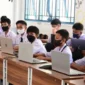 Sekolah di Padang menerapkan penyesuaian aturan belajar mengajar dan mewajibkan siswa memakai masker akibat ancaman asap.(poto: paadangkita.com).