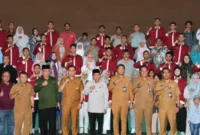 Pemerintah Kota Padang mengutus 41 mahasiswa penerima Progul Padang Juara Beasiswa menuju Politeknik Kirana, Kabupaten Tangerang, Banten, Selasa (8/9/2026).(poto: padangkita.com).