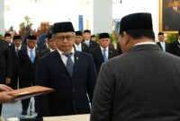 Rocky Gerung saat di lantik jadi Wantimpres oleh Presiden Prabowo pada, Jumat 2/10/2026.(poto: istimewa).