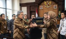 Rebutan Kursi DPR RI Jambi: Adirozal dan Masnah Bersaing Gantikan Almarhum Bakri