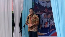 Kepala Dinas Pendidikan dan Kebudayaan Kota Padang, Yopi Krislova.(poto: padangkita.com).