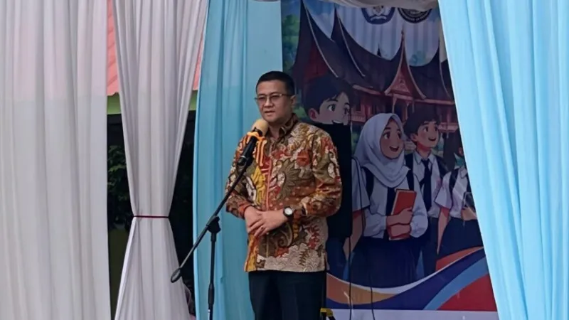 Kepala Dinas Pendidikan dan Kebudayaan Kota Padang, Yopi Krislova.(poto: padangkita.com).