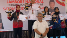 Tiga pesilat muda asal SMAN 1 Sungai Penuh sukses menyabet medali pada Kejuaraan Nasional Silat Satria Muda Indonesia di Cibubur, Jakarta, sepanjang 13 hingga 18 Oktober 2026.(poto: dorlanhikmah.com).