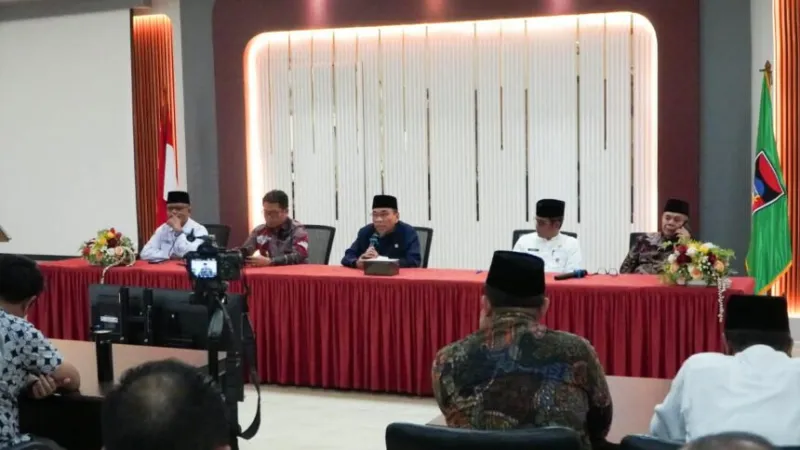 Pemerintah Kota Padang menggelar rapat evaluasi penyelenggaraan MTQ Nasional Kota Padang ke-42 di Aula Kantor Dinas Kesehatan Kota Padang pada Selasa (13/10/2026).(poto: padangkita.com).