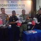 Petugas gabungan di Bandara Internasional Juanda, Surabaya, Jawa Timur, menggagalkan upaya penyelundupan serbuk emas batangan menuju Malaysia.(poto: fajarsumbar.com)
