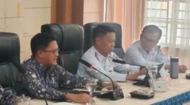 Sekretaris Daerah Kota Sungai Penuh, Alpian, S.E., M.M., menyambut langsung kedatangan tim auditor negara tersebut dalam agenda audiensi resmi.(poto: ist).