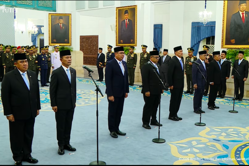 Presiden Prabowo rombak kabinet kembali bergulir lewat pelantikan sejumlah pejabat penting di Istana Negara, Jakarta, pada Kamis (15/10/2026) sore.(poto: kompas.com).