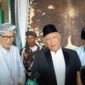 Rais A’am KH Miftachul Akhyar dan Ketum PBNU Gus Kikin pimpin Apel Hari Santri 2026 di Ponpes Tebuireng Jombang, Kamis (22/10).(poto: kompas.com).