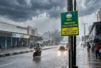 Ilustrasi Suasana jalanan kota saat hujan lebat dan langit mendung gelap, masyarakat diimbau waspadai potensi cuaca ekstrem.(poto: AI).
