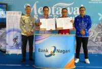 Bank Nagari dan Pemkab Mentawai terapkan digitalisasi retribusi selancar via QRIS.(poto: padangkita.com).