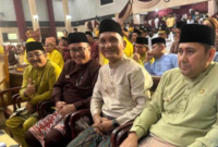Waliota Alfin, Duduk berdampingan dengan beberapa orang Kepala Daerah saat menghadiir HUT ke-72 Tanjab Timur.(poto: istimewa).