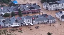Banjir merendam kawasan Kuranji, Nanggalo, hingga Lumin Park.(poto: istimewa).