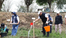 Wali Kota Alfin dan jajaran ASN Kota Sungai Penuh turun ke jalan menggelar gotong royong akbar serentak bersama warga pada Minggu (25/10).(poto: istimewa).