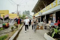 Bupati Solok Selatan Khairunas turun langsung memeriksa kondisi sarana ruang terbuka hijau tersebut pada Minggu, 18 Oktober 2026.(poto: fajarsumbar.com).