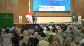 Gubernur Mahyeldi beri sambutan di acara Klinik UMKM Minang Bangkit. (poto: radarsumbar.com).