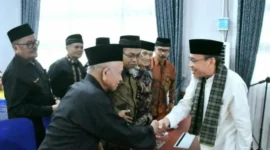 Wakil Wali Kota Padang Maigus Nasir memimpin forum koordinasi yang menghadirkan jajaran dinas, lurah, ninik mamak, serta bundo kanduang, Senin (12/10/2026).(poto: padangkita.com).
