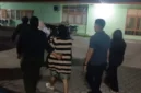 Satpol PP Padang mengamankan lima perempuan saat patroli dini hari menyisir hiburan malam dan ruang publik, Sabtu (17/10/2026).(poto: padangkita.com).