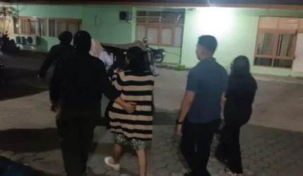 Aparat penegak peraturan daerah menggelar patroli Satpol PP Padang guna menjaga stabilitas ketertiban umum di wilayah ibu kota Sumatra Barat. Kegiatan pengawasan kewilayahan tersebut berlangsung intensif pada Sabtu (17/10/2026) dini hari.