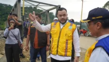 Wali Kota Padang Fadly Amran memimpin langsung peninjauan lapangan pada Jumat (30/10/2026).(poto: padangkita.com).
